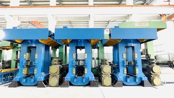 Three Stand Continuous Cold Rolling Mill 250m / Min 4hi Untuk Baja Karbon