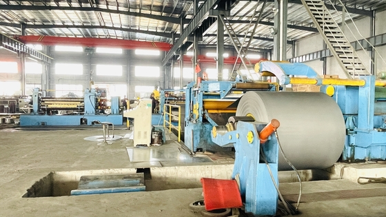 Mesin Menggorok Lembaran Logam 1800mm Dengan Decoiler Hidrolik Tipe Berat