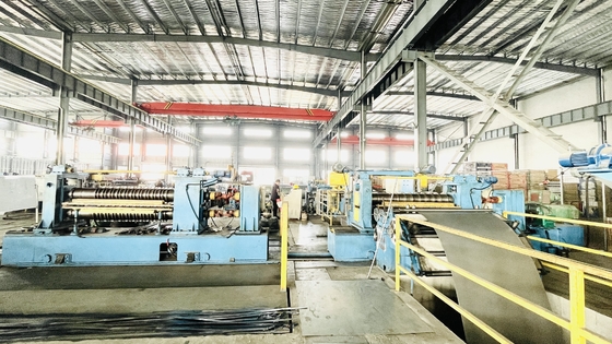 1800mm Steel Coil Slitting Machine Otomatis 15000kg 200KW