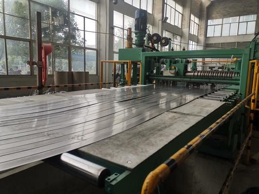 Ketebalan 0,3-3mm Steel Coil Slitting Line Machine Peralatan Slitting Baja Galvanis