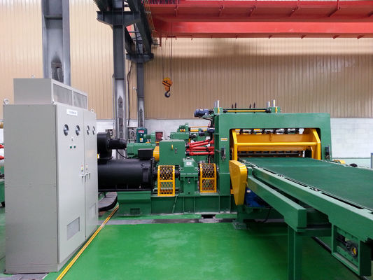 Lembaran Logam Dipotong Untuk Garis Panjang untuk Potongan memanjang untuk ketebalan 0,3-3mm, Kumparan maks 15T oleh kontrol PLC