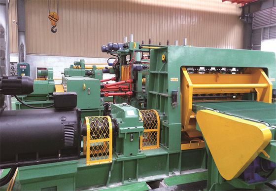 CE Metal Cut Untuk Panjang Garis Presisi Uncoiling Dan Leveling Shear