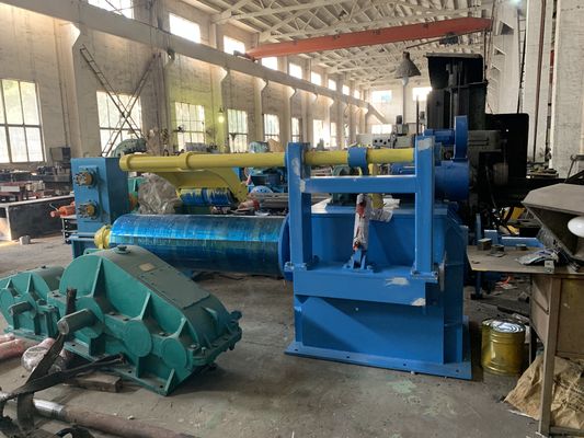 CE Metal Cut Untuk Panjang Garis Presisi Uncoiling Dan Leveling Shear