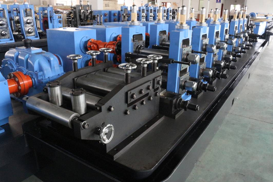 Carbon High Frequency Welded Pipe Mill Membuat Tabung Persegi Persegi Panjang